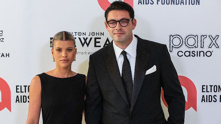 Bald Mann und Frau: Sofia Richie und Elliott Grainge.