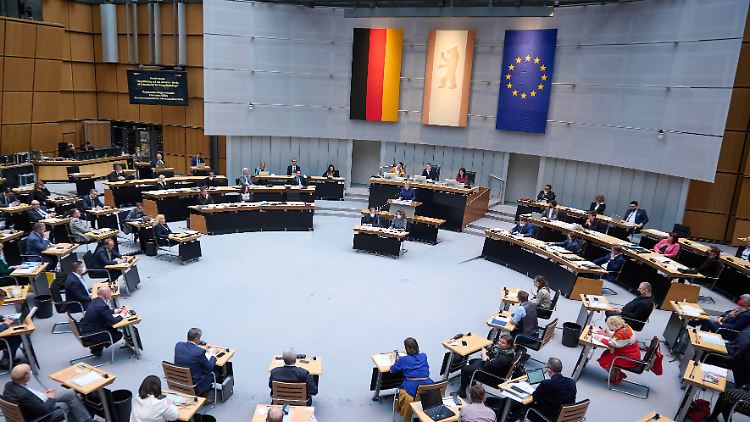 Jugendliche sollen bei Wahlen zum Abgeordnetenhaus künftig abstimmen dürfen.
