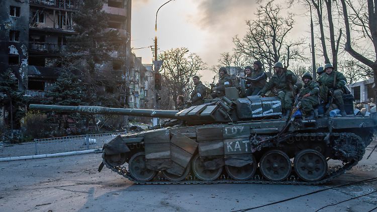 Russische Soldaten in Mariupol. 