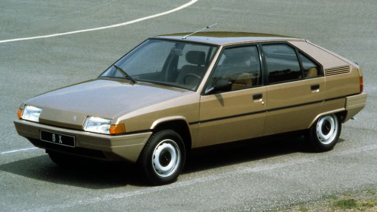 1982 feierte die fünftürigen Limousine Citroën BX ihre Weltpremiere auf dem Pariser Salon.