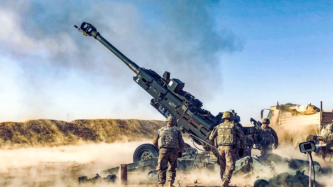 US-Truppen feuern 2018 eine M777-Haubitze im Irak ab.