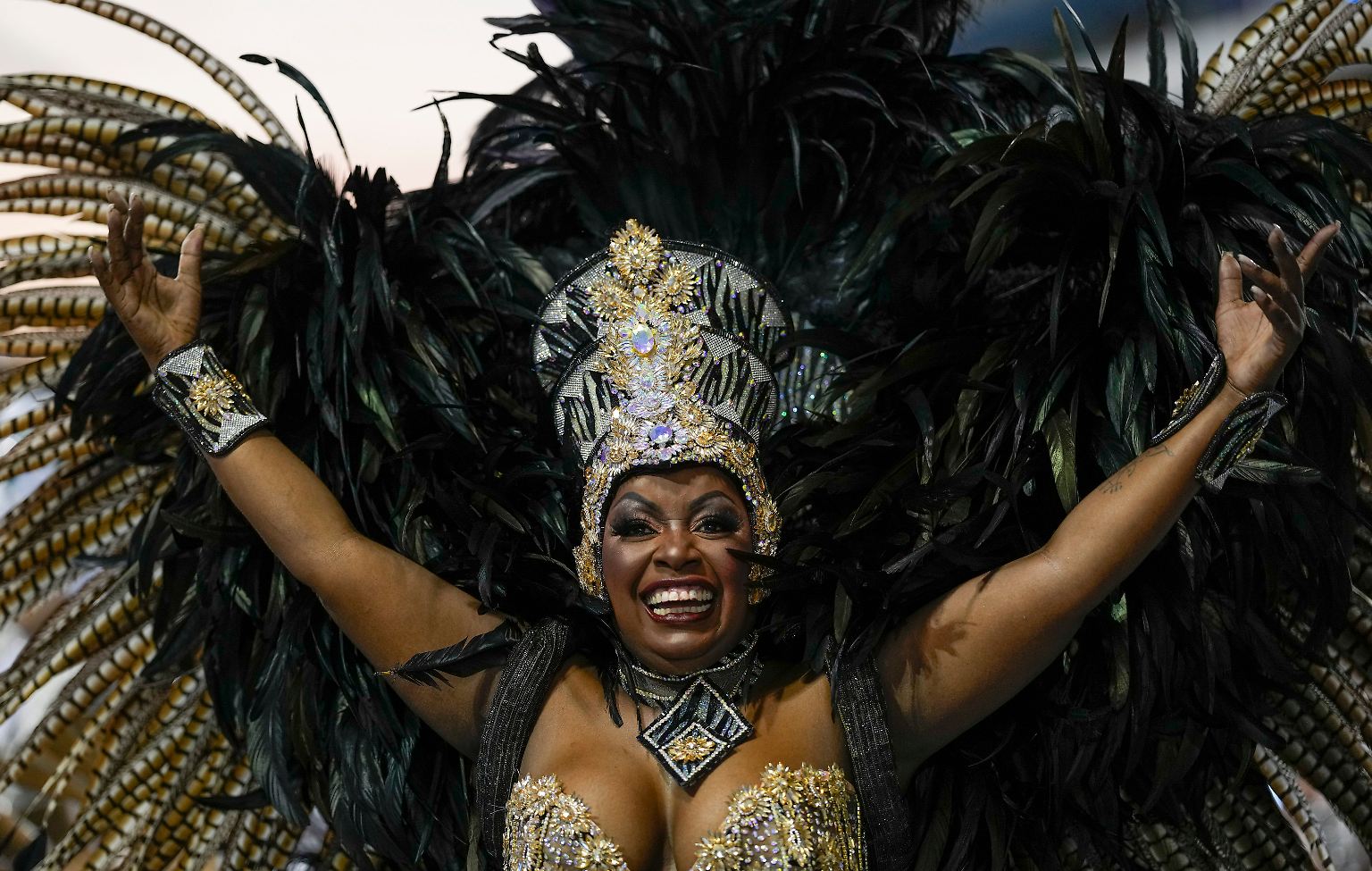 Mitreißende Samba-Rhythmen, knappe Kostüme und ...