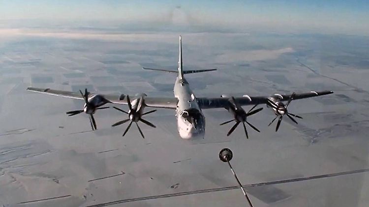 Russischer Langstreckenbomber Tupolew Tu-95MS über Syrien.