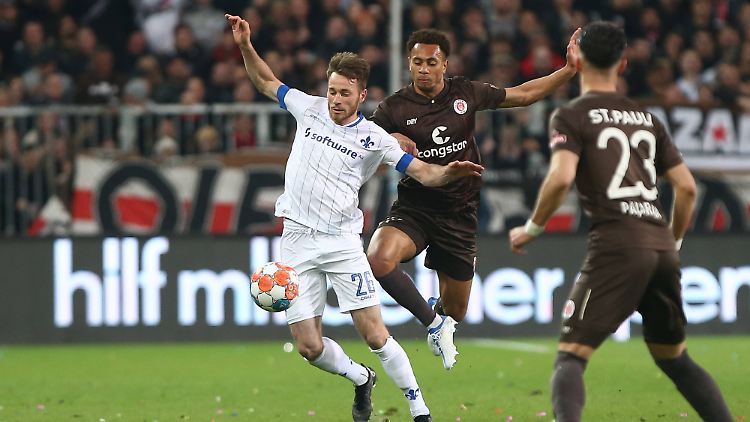 Darmstadt und St. Pauli dürfen beide noch auf den Aufstieg hoffen.