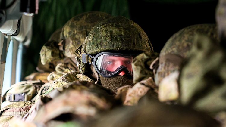 Im Gebiet Saporischja suchten russisches Militär und Geheimdienstler nach Personen im wehrpflichtigen Alter, schrieb die Militäraufklärung.