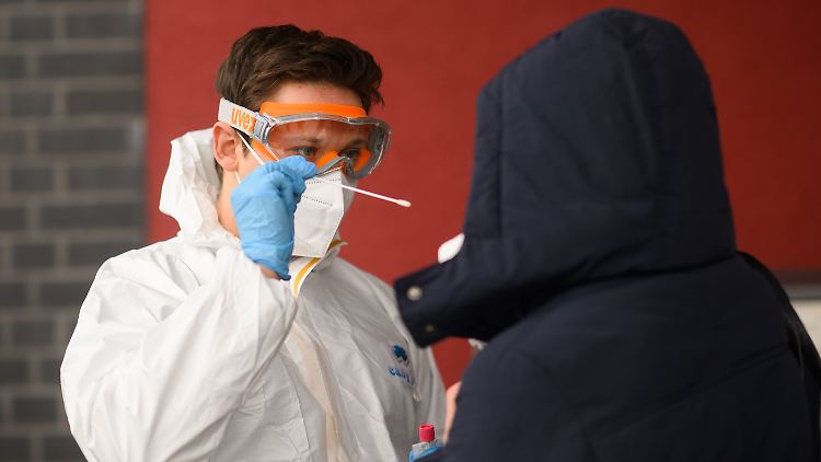 Dem RKI werden knapp 40.000 positive PCR-Testergebnisse gemeldet.