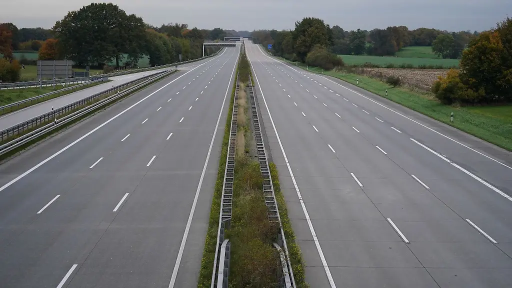 Die-A1-wird-zwischen-dem-Kreuz-Bargteheide-und-der-Anschlussstelle-Bad-Oldesloe-am-Mittwoch-fuer-vier-Stunden-voll-gesperrt
