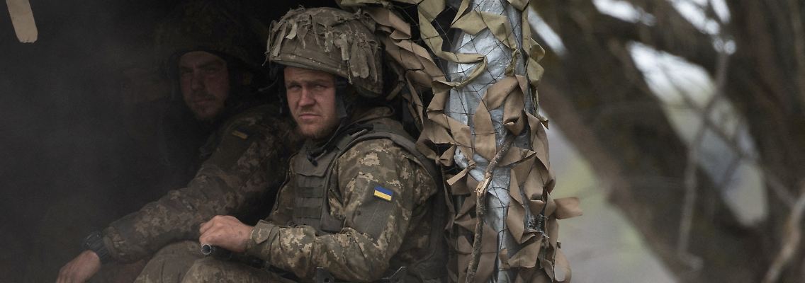 2022-04-23T174049Z_1033597128_RC20TT9UQEMV_RTRMADP_3_UKRAINE-CRISIS.JPG