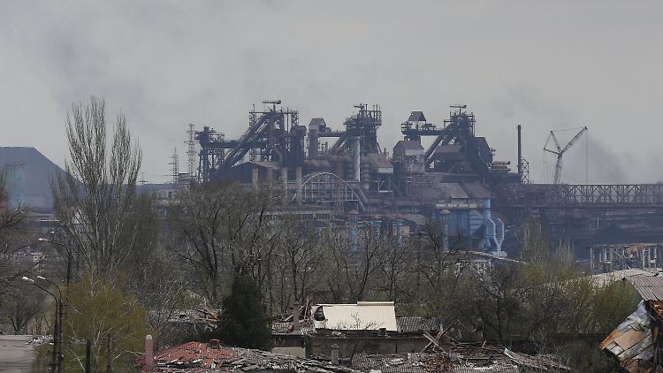 Unter dem Stahlwerk befinden sich Bunkeranlagen, die für einen Atomkrieg eingerichtet wurden.