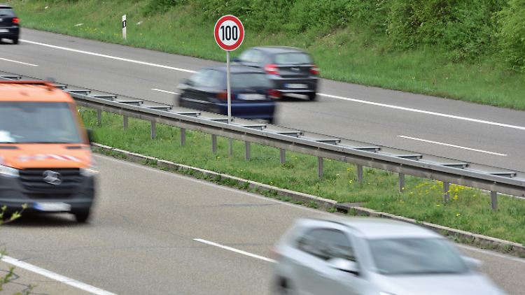 Laut Walter hat eine Geschwindigkeitsbegrenzung auf der Autobahn drei Vorteile.