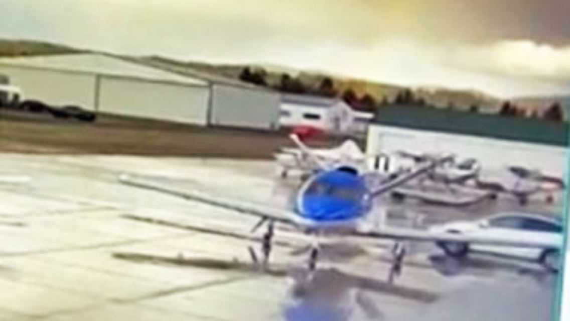 Tesla_Jet_Unfall.JPG