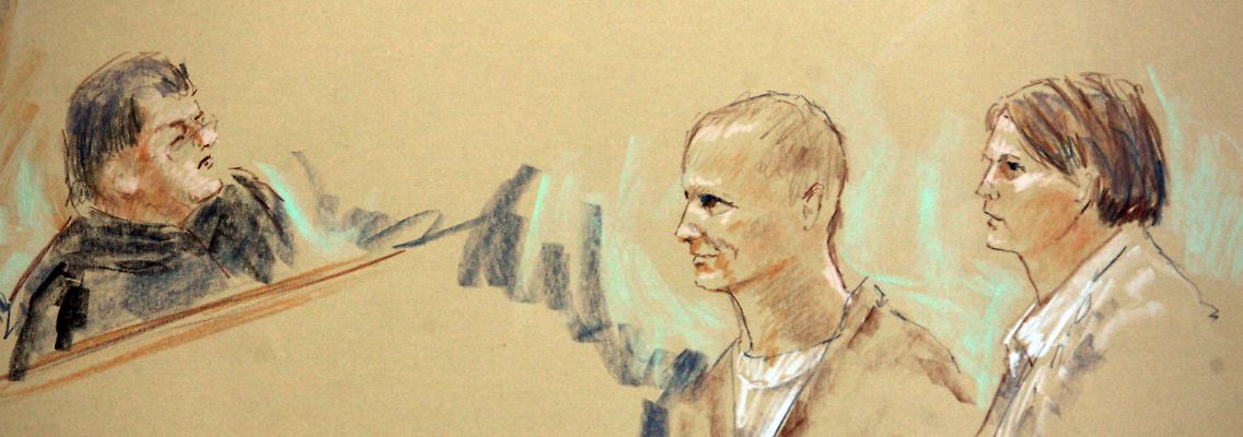 Bei einer Verurteilung droht Jared Loughner (M.) die Todesstrafe.