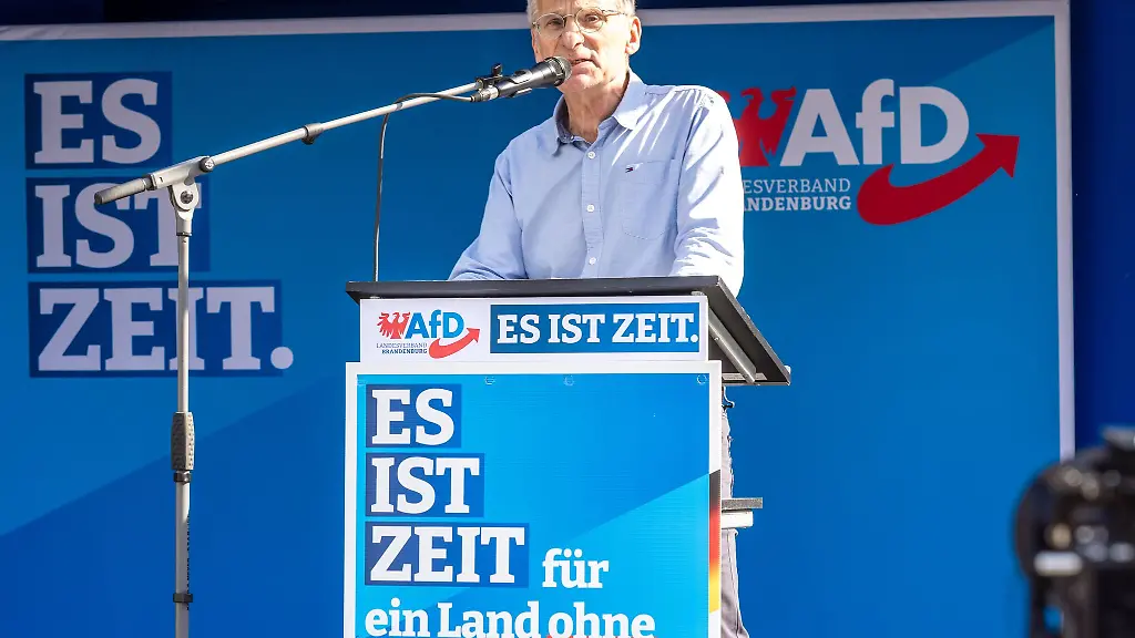Hans-Christoph-Berndt-tritt-fuer-die-AfD-in-Brandenburg-als-Spitzenkandidat-an
