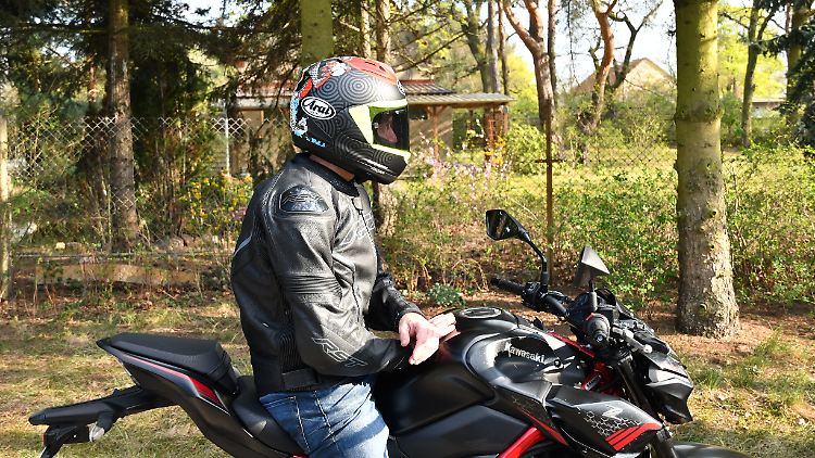 Das Sicherheitsniveau der RST-Sabre-Airbag-Motorrad-Lederjacke wird mit dem Level AAA angegeben.