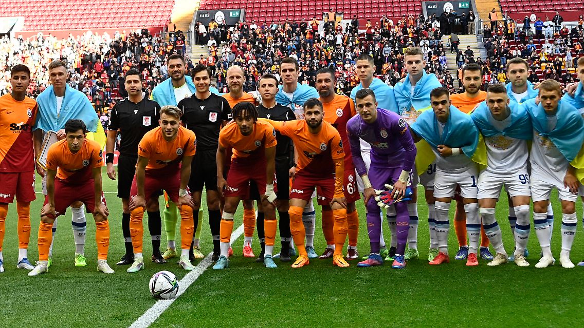 Dynamo Kiew spielte im April auch schon gegen Galatasaray Istanbul, um Kriegsopfer zu unterstützen.
