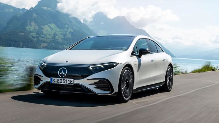EQS statt A- und B-Klasse heißt es bei Mercedes.