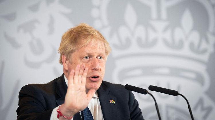 Boris Johnson glaubt, dass Putin die Invasion auch ohne einen Sieg beenden könnte. 