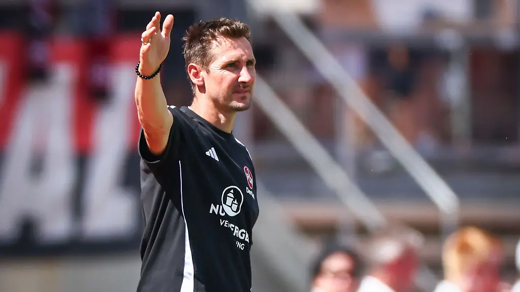 Nuernbergs-Trainer-Miroslav-Klose-bekommt-einen-neuen-Abwehrspieler