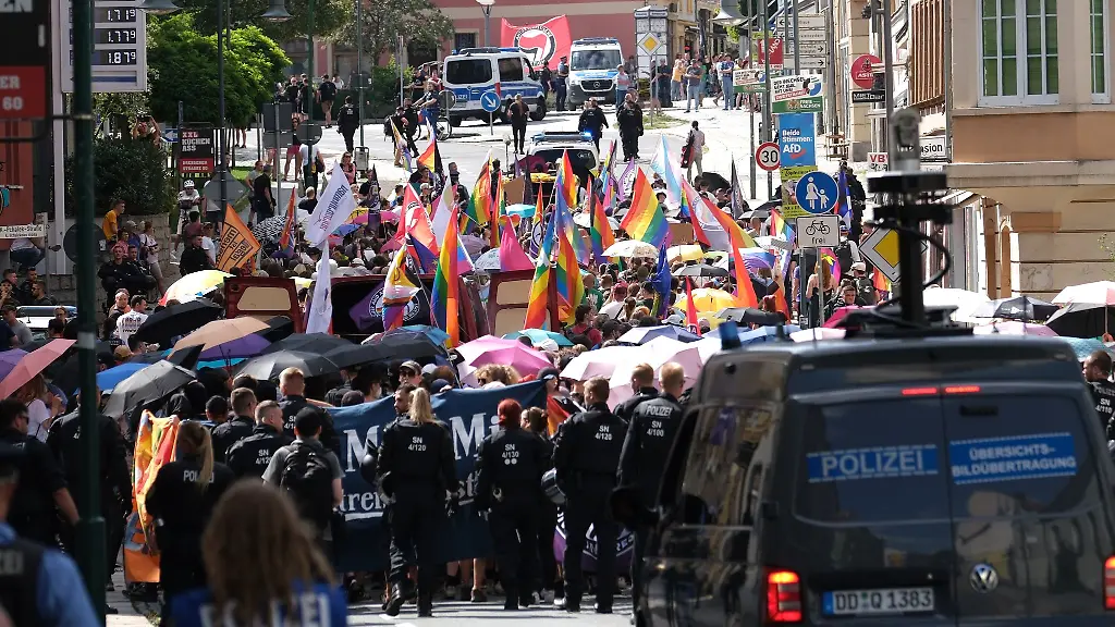 Innenminister-Schuster-verurteilt-die-rechten-Proteste-beim-CSD-in-Bautzen-am-Wochenende