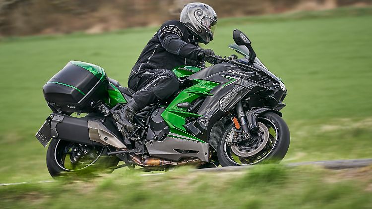 Die Kawasaki H2 SX SE spielt mit all ihren neuen Features ganz klar im Premium-Segment, was sich dann auch im Preis niederschlägt.