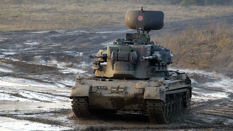 "Gepard"-Panzer sollen in die Ukraine geliefert werden - es fehlt nur noch die Munition. Das Bekenntnis zu solchen Lieferungen schwerer Waffen wollen Union und Ampel nun am Donnerstag gemeinsam abgeben. 