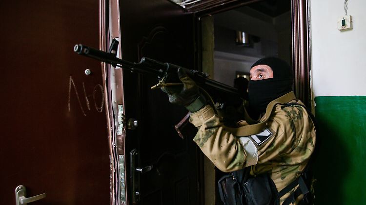Nach ukrainischen Angaben rücken Russlands Verbände im Osten der Ukraine weiter vor. 