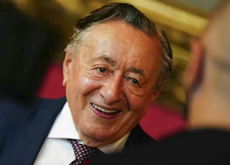 Jahrzehntelang-sorgte-er-am-Opernball-fuer-Blitzlichtgewitter-Jetzt-ist-Richard-Lugner-mit-91-Jahren-gestorben-Archivbild