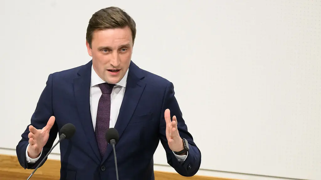 Niedersachsens-Oppositionsfuehrer-Sebastian-Lechner-CDU-sagt-lieber-Unterricht-von-Quereinsteigern-als-gar-kein-Unterricht