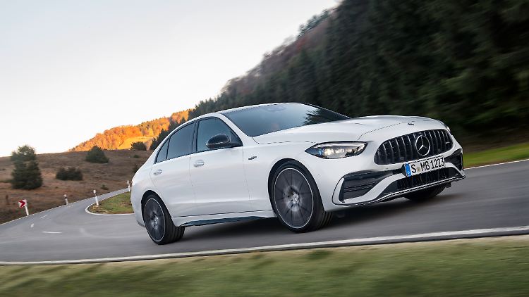 Mithilfe eines 48-Volt-Mildhybrid-Systems und einigen anderen Feinheiten soll das Downsizing beim Mercedes-AMG C 43 kompensiert werden.