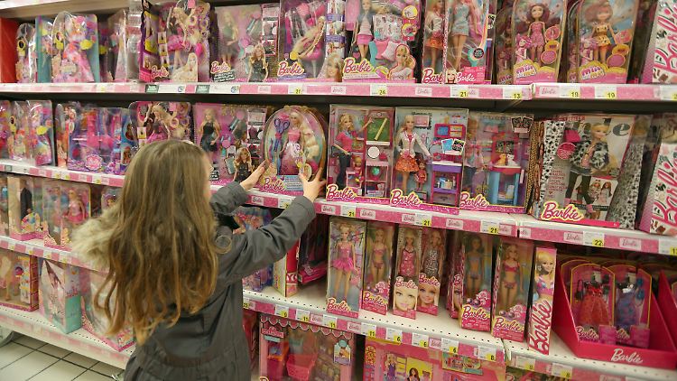 Spielzeug, das sich etwa auf Pflege, Hausarbeit oder Schönheit bezieht, soll sich in Spanien nicht mehr exklusiv an Mädchen richten.