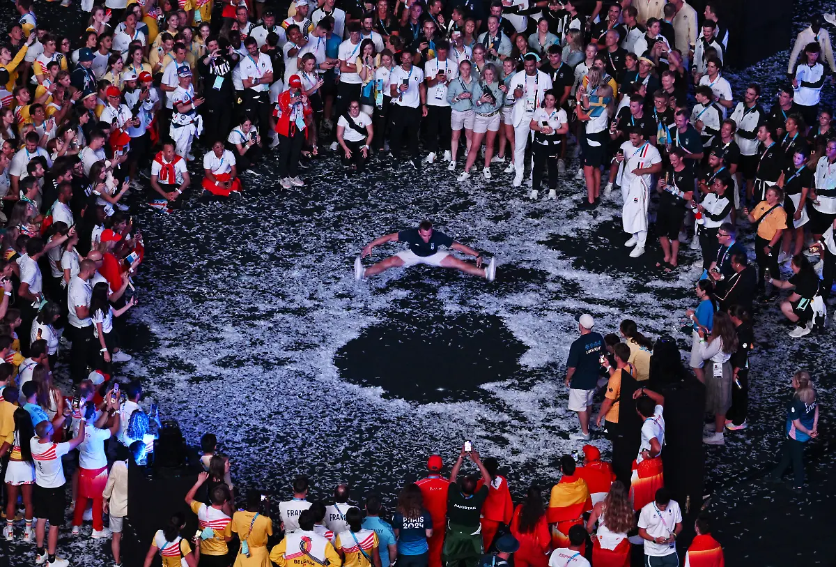 2024-08-11T211124Z-967164716-UP1EK8B1MUXCL-RTRMADP-3-OLYMPICS-2024-CEREMONIES