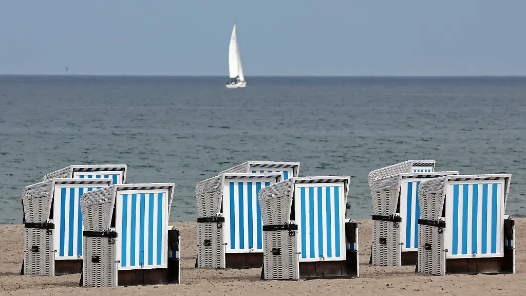 Ein-Mann-wird-leblos-aus-der-Ostsee-geborgen
