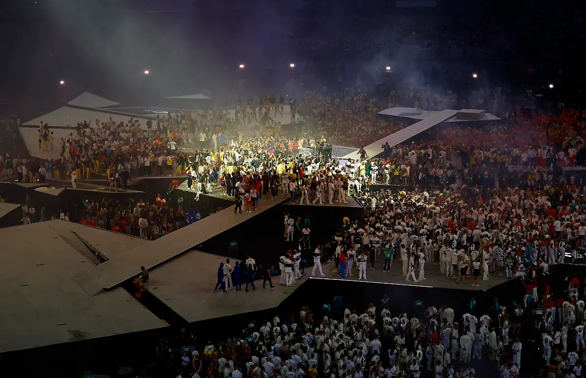 2024-08-11T205307Z-2071811353-UP1EK8B1M0HAR-RTRMADP-3-OLYMPICS-2024-CEREMONIES
