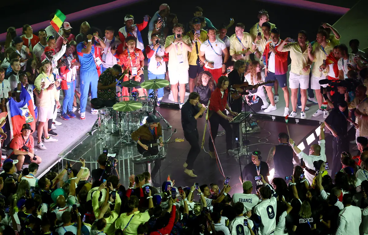 2024-08-11T205107Z-1557896882-UP1EK8B1LX4AF-RTRMADP-3-OLYMPICS-2024-CEREMONIES