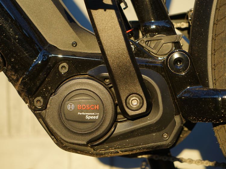 Der Mittelmotor bietet bis zu 600 Watt Output und spritzige 85 Newtonmeter Drehmoment.