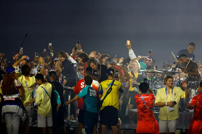 2024-08-11T204956Z-630118933-UP1EK8B1LV6A8-RTRMADP-3-OLYMPICS-2024-CEREMONIES