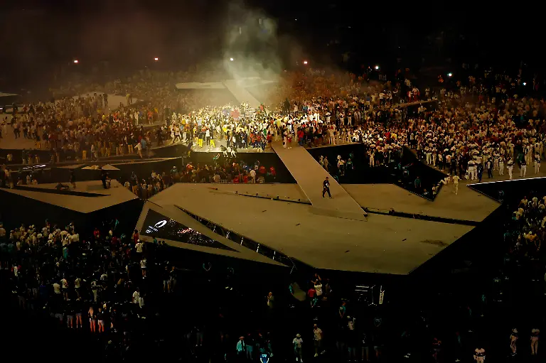 2024-08-11T204950Z-133295410-UP1EK8B1LV0A7-RTRMADP-3-OLYMPICS-2024-CEREMONIES