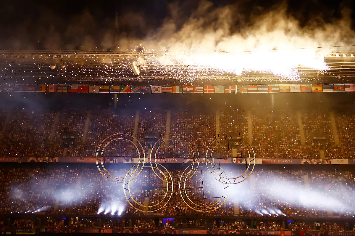 2024-08-11T204008Z-1503604547-UP1EK8B1LEU8V-RTRMADP-3-OLYMPICS-2024-CEREMONIES