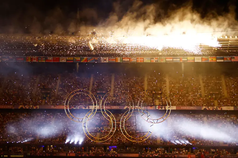 2024-08-11T204008Z-1503604547-UP1EK8B1LEU8V-RTRMADP-3-OLYMPICS-2024-CEREMONIES