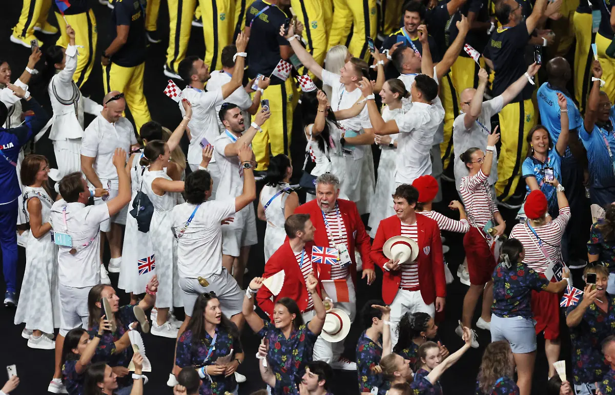 2024-08-11T200203Z-1827353651-UP1EK8B1JND1T-RTRMADP-3-OLYMPICS-2024-CEREMONIES