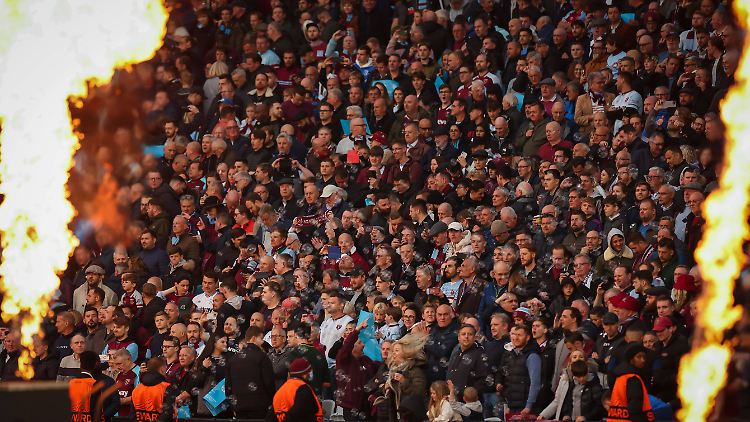 Fans von West Ham United beim Halbfinale gegen Frankfurt.