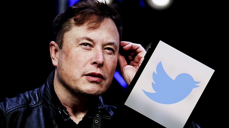 Musk finanziert den Kauf von Twitter zu großen Teilen mit dem Verkauf von Tesla-Aktien.