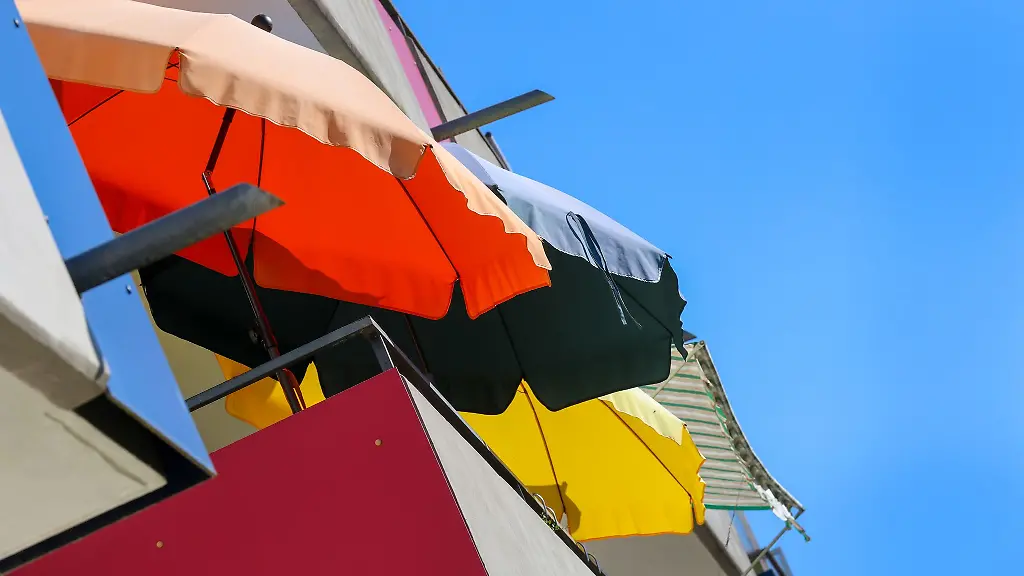 Der-Deutsche-Wetterdienst-DWD-warnt-vor-teils-extremer-Waermebelastung-Nach-der-Hitze-kommen-die-Gewitter