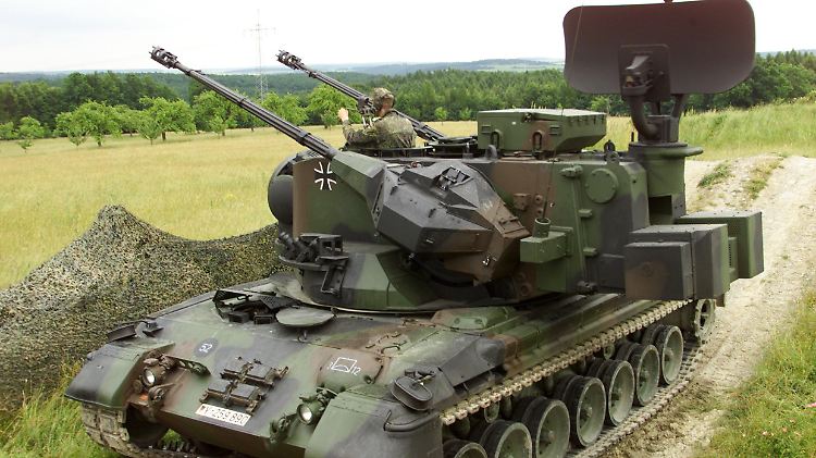 Die Fähigkeit des Gepard, tief fliegende Flugzeuge vom Himmel zu holen, erfordert eine monatelange Ausbildungszeit für Soldaten sowie eine aufwändige Versorgungskette.