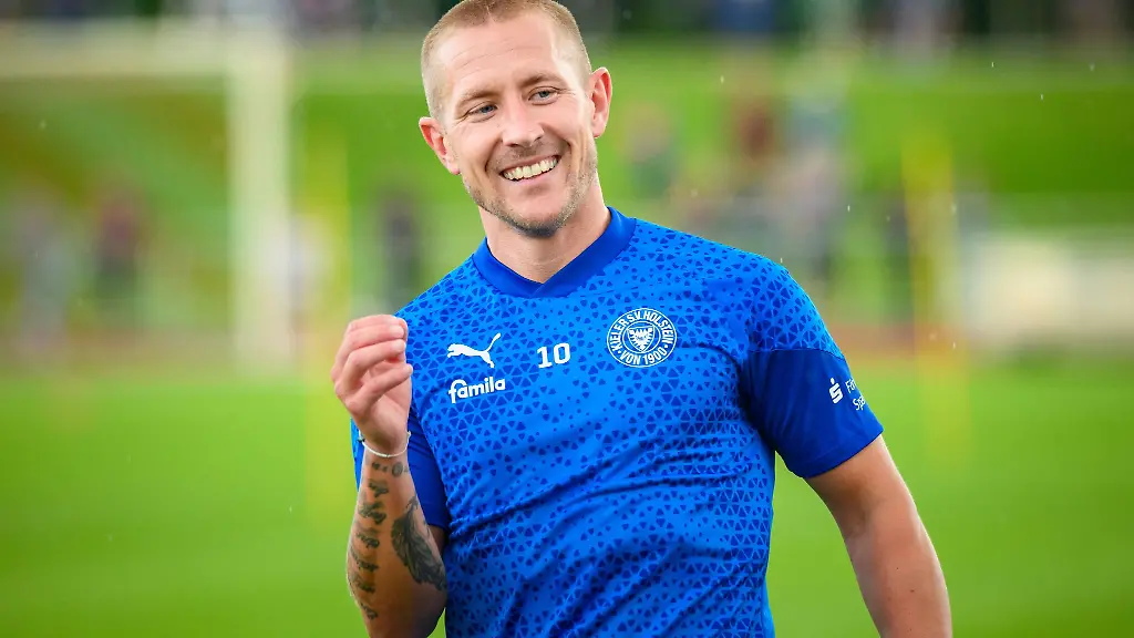 Holstein-Kapitaen-Lewis-Holtby-verlor-mit-dem-Aufsteiger-zum-vierten-Mal-in-Serie