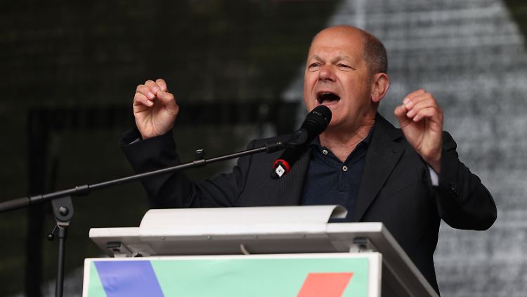 Trotz Ukraine-Krieg verspricht Scholz, die sozialpolitischen Pläne der Ampel weiter voranzutreiben. 