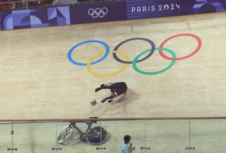 2024-08-10T180146Z-2107947610-UP1EK8A1E2XJV-RTRMADP-3-OLYMPICS-2024-CYCLINGTRACK