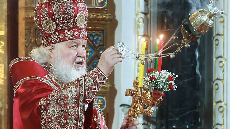 Unter dem Patriarchen Kirill sind Politik und russisch-orthodoxe Kirche noch enger zusammengerückt. Dies zeigt sich auch aktuell im Krieg in der Ukraine.