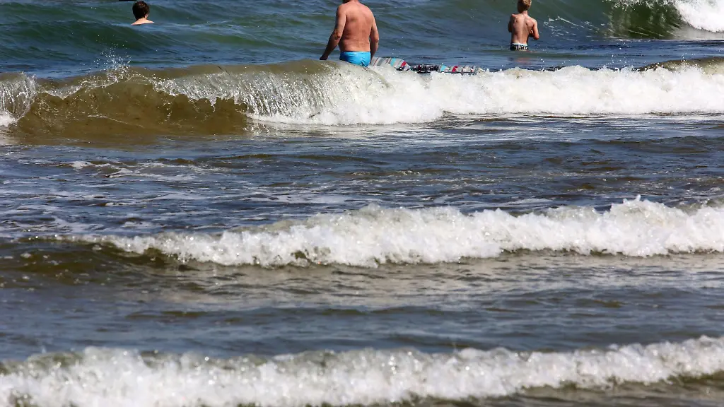 An-den-Buhnen-am-Strand-von-Graal-Mueritz-ist-wieder-ein-Kind-vor-dem-Ertrinken-gerettet-worden