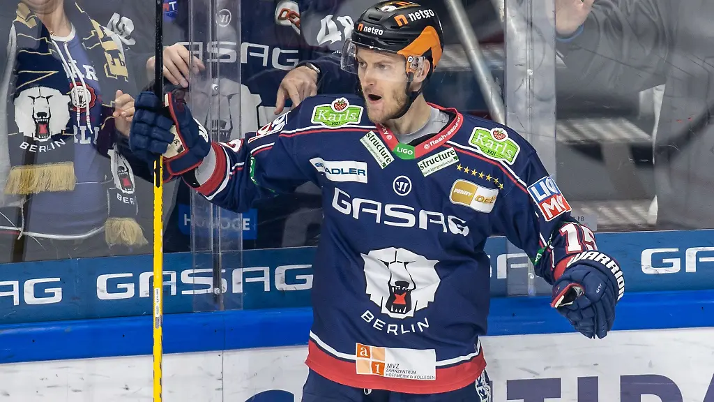 Manuel-Wiederer-bindet-sich-bis-2028-an-die-Eisbaeren-Berlin